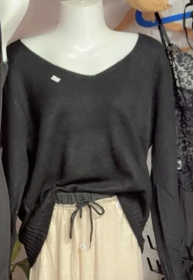 Pull noir col V oversize